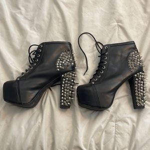 Very cool Spiked platform heels size 8.5